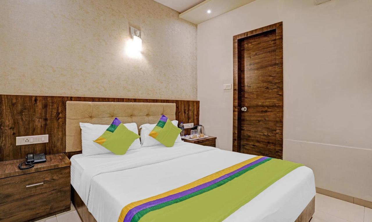 Hotel Bkc Mannat มุมไบ ภายนอก รูปภาพ