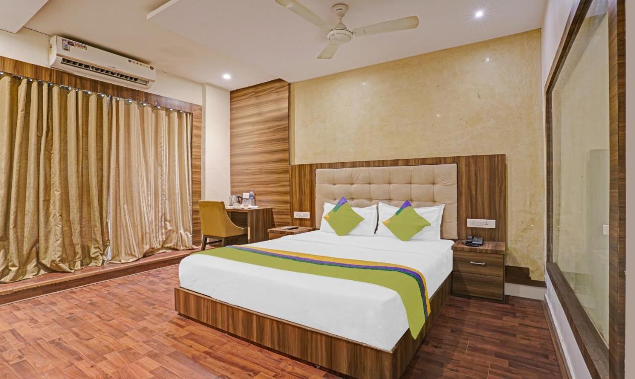 Hotel Bkc Mannat มุมไบ ภายนอก รูปภาพ