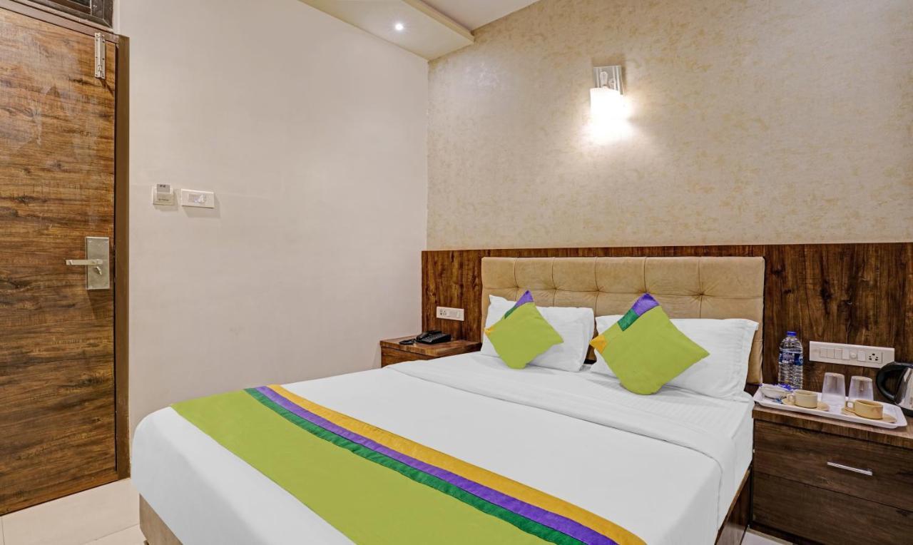 Hotel Bkc Mannat มุมไบ ภายนอก รูปภาพ