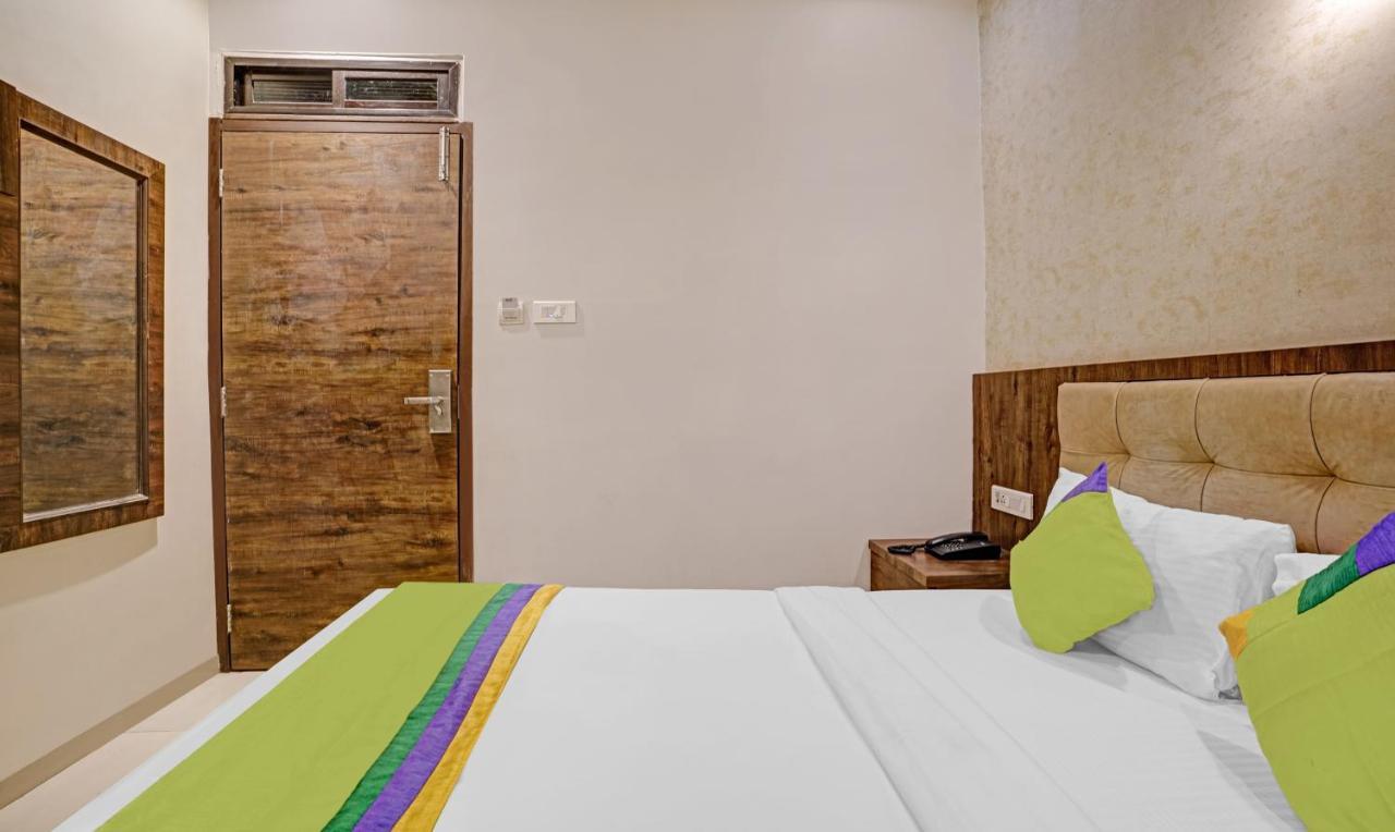 Hotel Bkc Mannat มุมไบ ภายนอก รูปภาพ