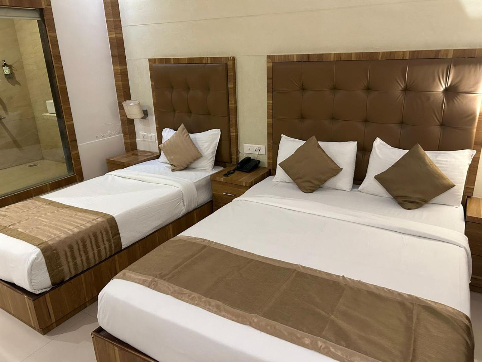 Hotel Bkc Mannat มุมไบ ภายนอก รูปภาพ