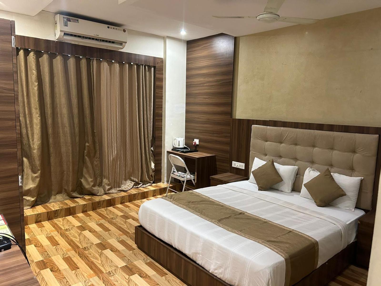Hotel Bkc Mannat มุมไบ ภายนอก รูปภาพ