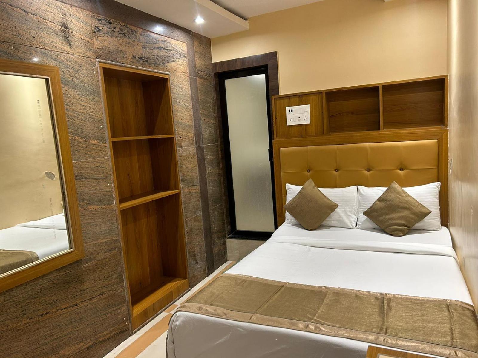 Hotel Bkc Mannat มุมไบ ภายนอก รูปภาพ