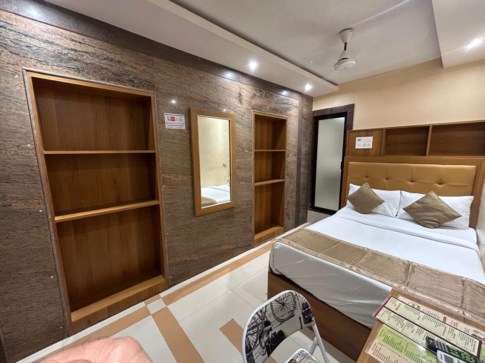 Hotel Bkc Mannat มุมไบ ภายนอก รูปภาพ