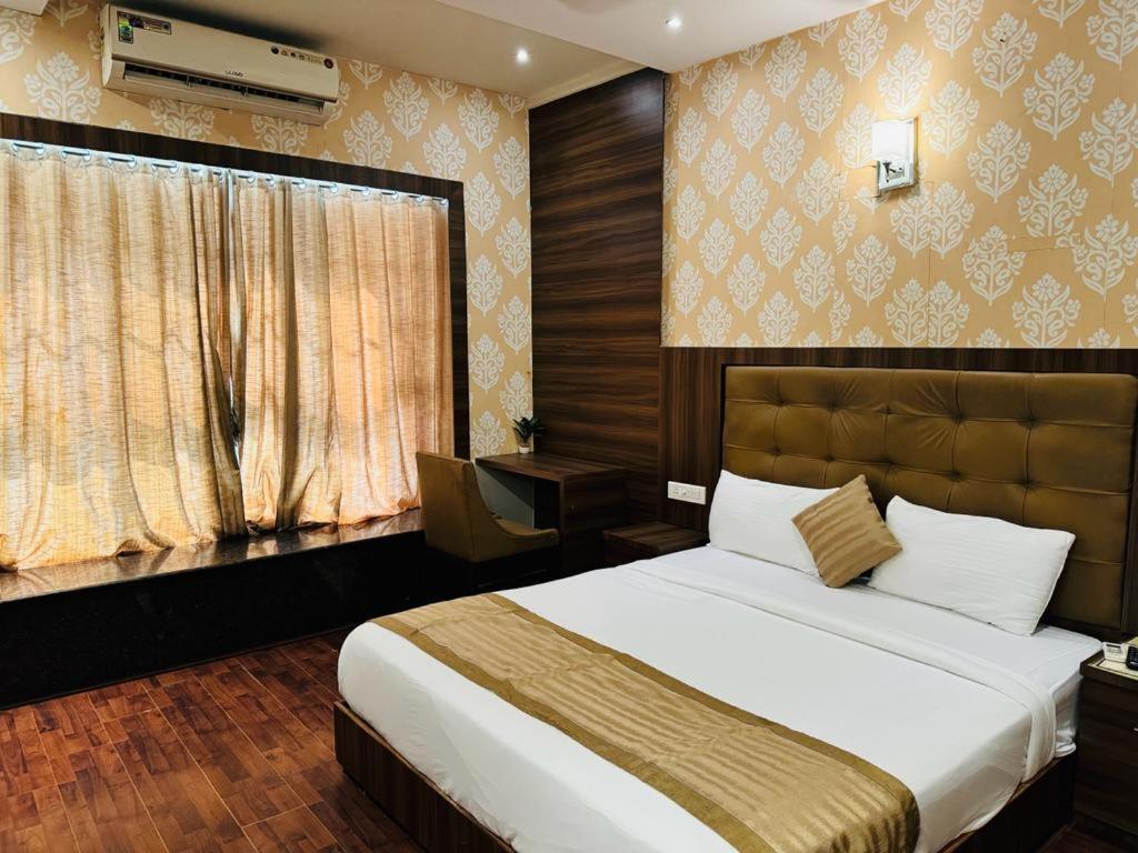 Hotel Bkc Mannat มุมไบ ภายนอก รูปภาพ